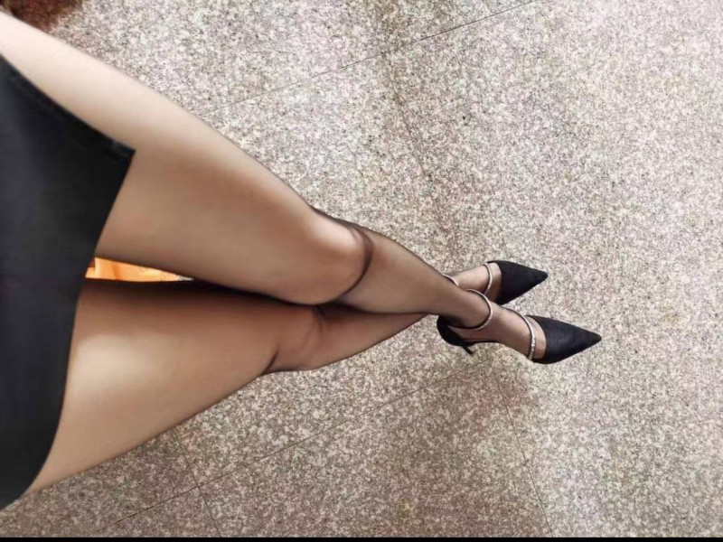 长虹路长腿可中出熟女
